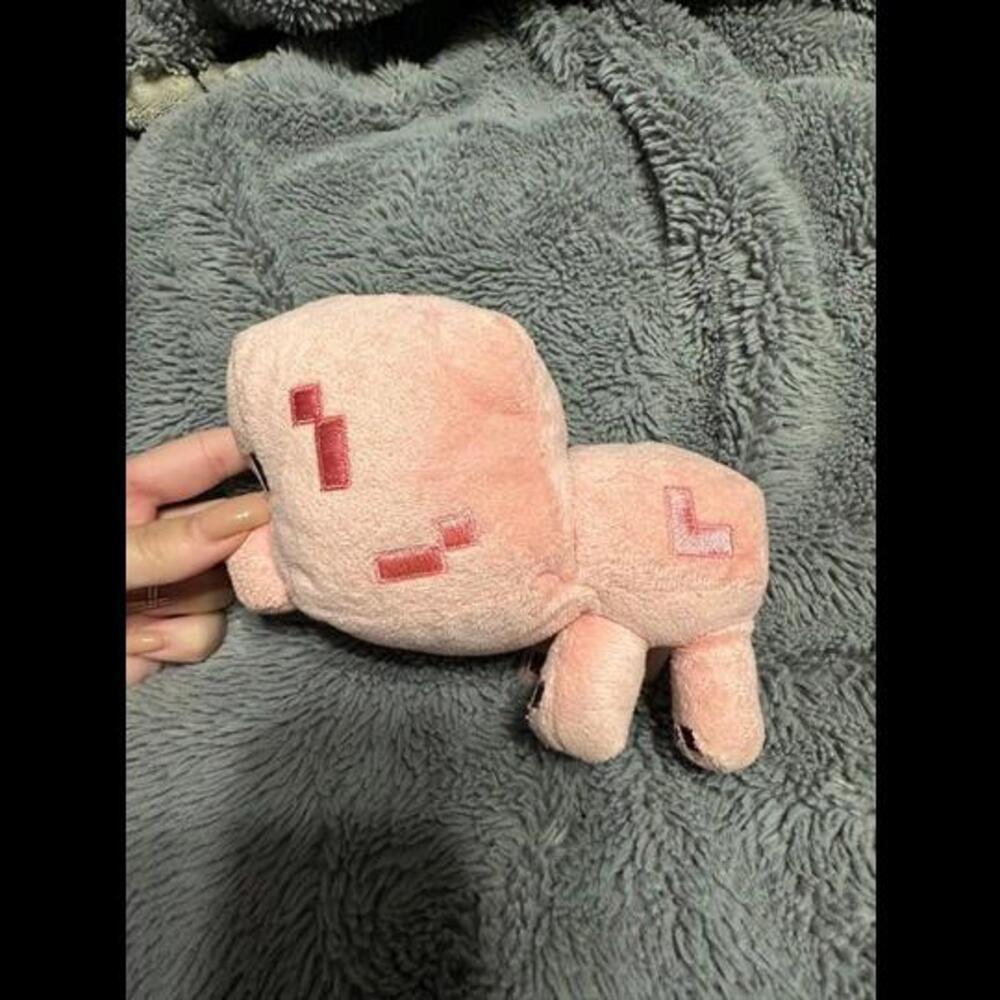 Minecraft Pig Plush Toy - Soft and Cuddly Collectible - Picture 2 of 4